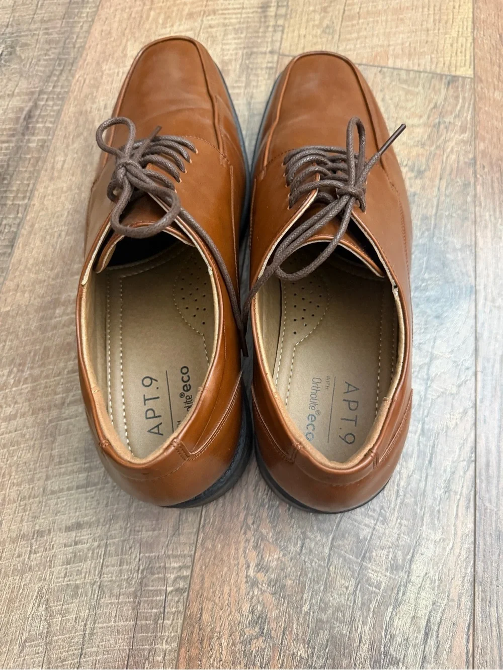 APT. 9, Sz 9.5 Wide Men’s Brown Dress Oxfords